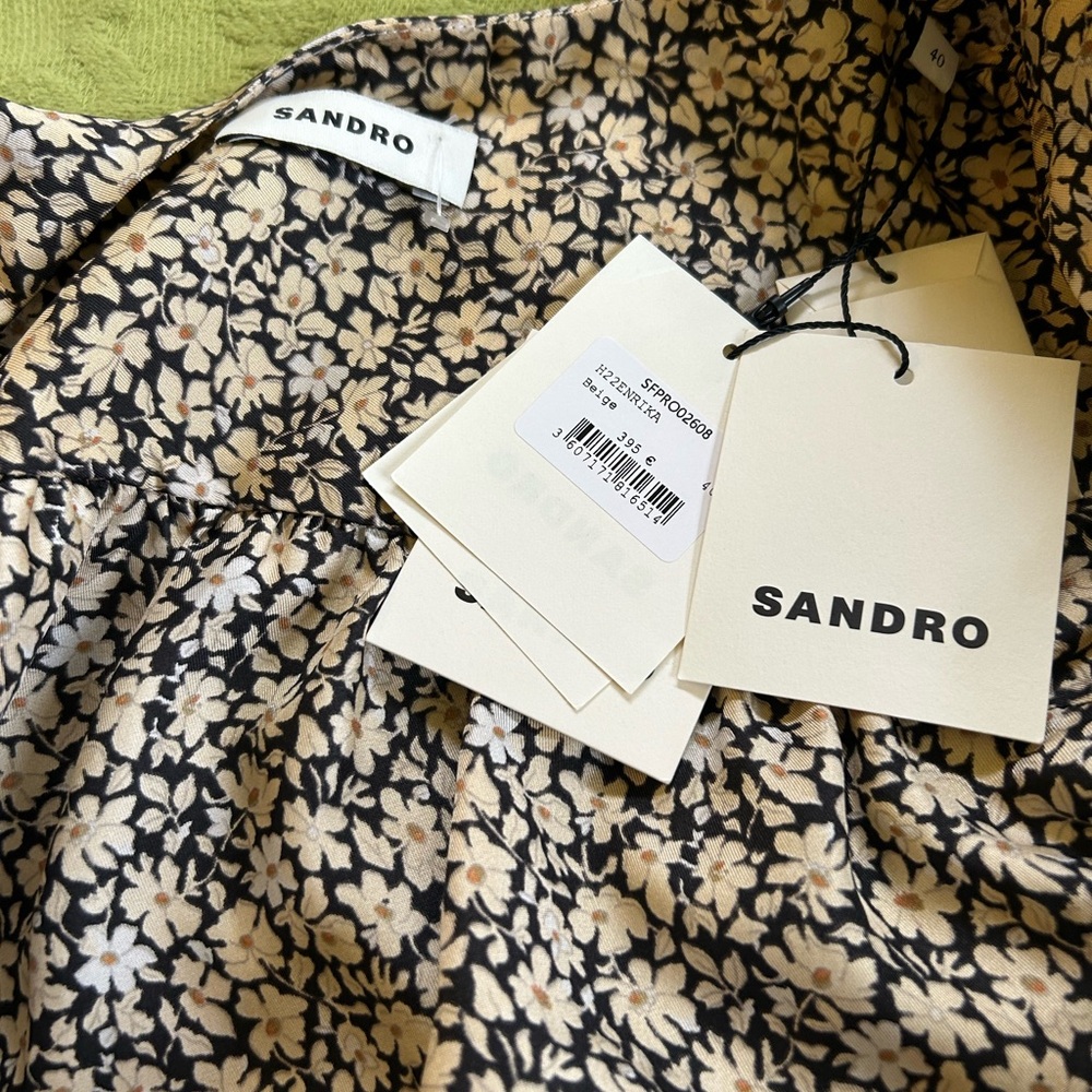 Sandro floral wrap dress. NWT. French size 40 - Picture 3 of 6
